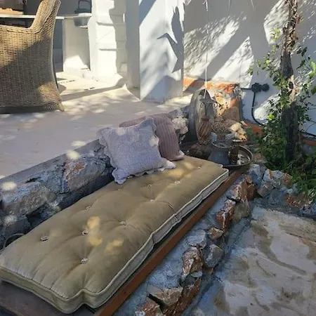 Stone House With Pool Ferienhaus *