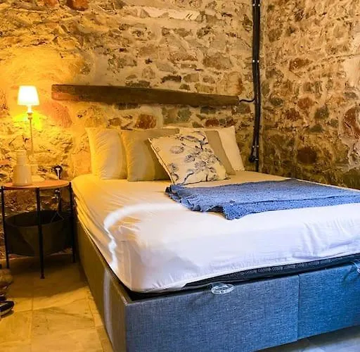 Stone House With Pool Prázdninový dům